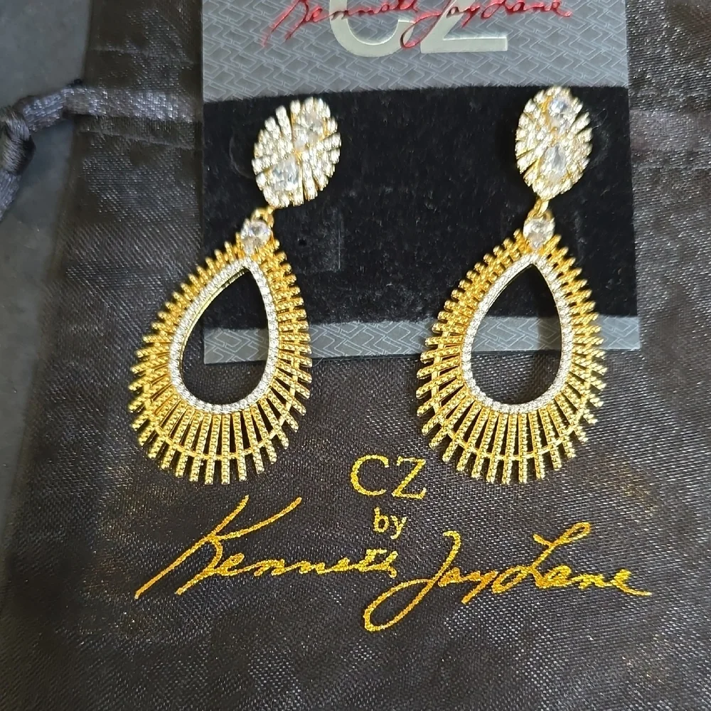 Kenneth Jay Lane  Teardrop Earrings - Picture 4 of 5